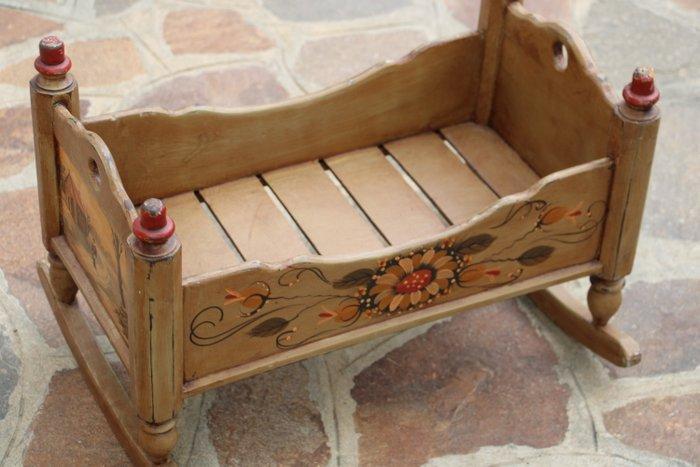 Erzgebergte: poppenwieg, circa 1880-1900 - Wieg - Hout -, Antiek en Kunst, Antiek | Speelgoed