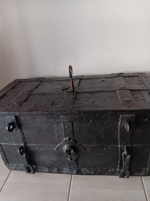 Brandkast - Smeedijzer - Neurenberg Armada kluis, Antiek en Kunst, Antiek | Overige Antiek