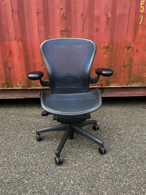 Aanbieding Herman Miller Aeron, refurbished bureaustoel, Huis en Inrichting, Bureaustoelen, Bureaustoel, Blauw, Zo goed als nieuw