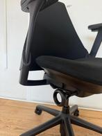 50x Herman Miller Sayl - Zwart Gestoffeerd - 4D Armleuningen, Verzenden, Zwart, Zo goed als nieuw, Bureaustoel