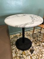 Tafel - IJzer, Marmer - Tafel met een marmeren blad en een, Antiek en Kunst