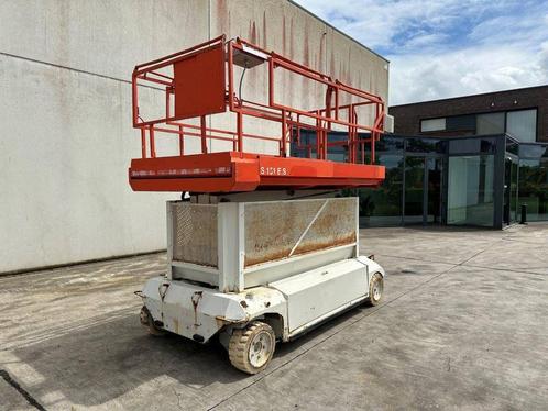 Veiling: Schaarlift PB S151-16-E Elektrisch 15m 2006, Articles professionnels, Machines & Construction | Ascenseurs, Échafaudages & Échelles