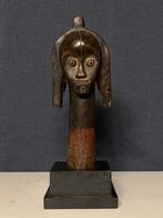 Tete de gardien de reliquaire - Hoofd van een figuur -