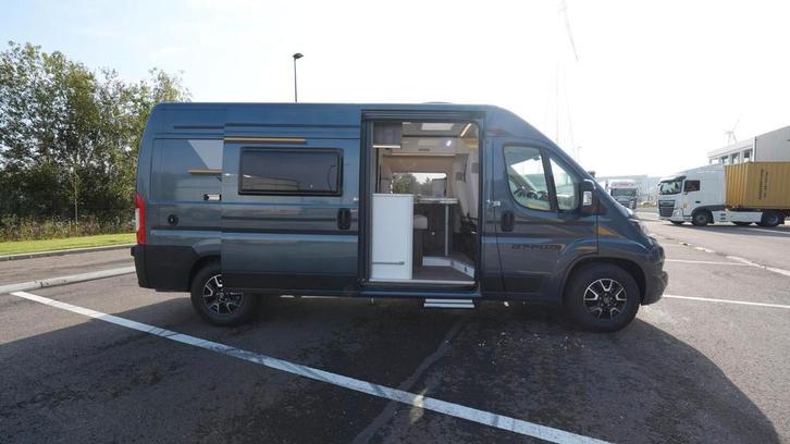 Benimar Benivan 144 Plus nieuw met daginschrijving 25379, Caravans en Kamperen, Mobilhomes, Cassettetoilet, Handgeschakeld, Treinzit