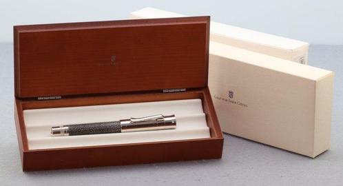 Graf Von Faber Castell - PEN OF THE YEARS 2005 - Vulpen, Verzamelen, Pennenverzamelingen