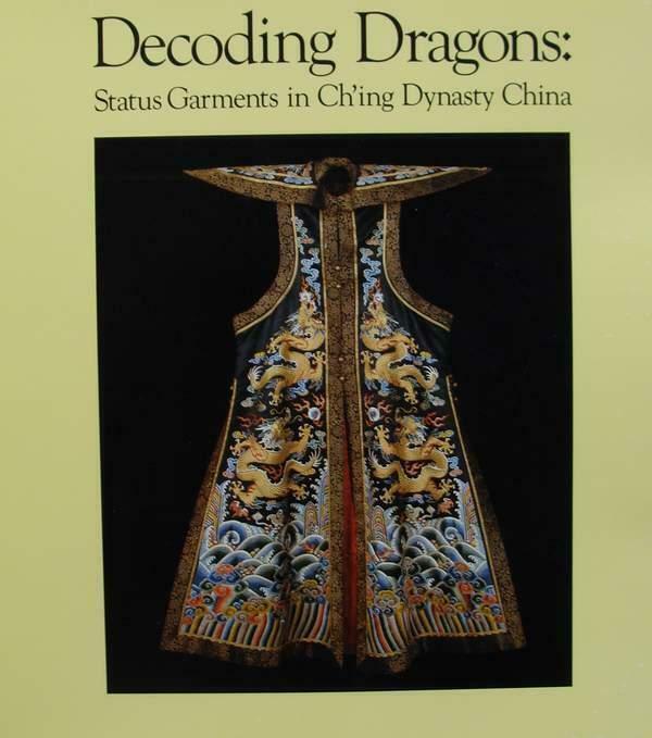 Boek :: Decoding Dragons - Status Garments in Ch'ing Dynasty, Antiek en Kunst, Kunst | Niet-Westerse kunst