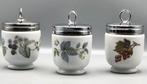 Royal Worcester - Eierdopje (3) - Porselein - Gekookte