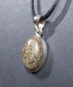 Stenen meteoriet NWA 869 Cabochon hanger van 925 sterling, Verzamelen, Mineralen en Fossielen