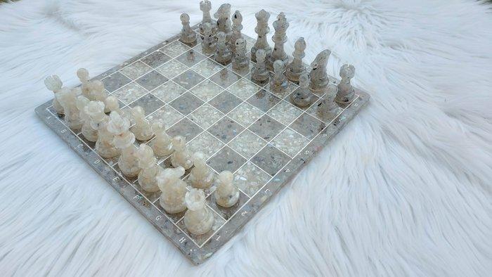 Schaakspel - 100% Labradoriet (Italië), 100% Witte maansteen, Antiquités & Art, Antiquités | Jouets