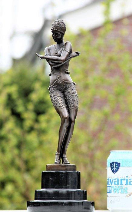 Sculpture, coy dancer - 38 cm - bronze marbre, Antiek en Kunst, Kunst | Designobjecten