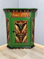 gedateerde Zweedse volkskunst hoekhangkast 1947 - Hoekkast -