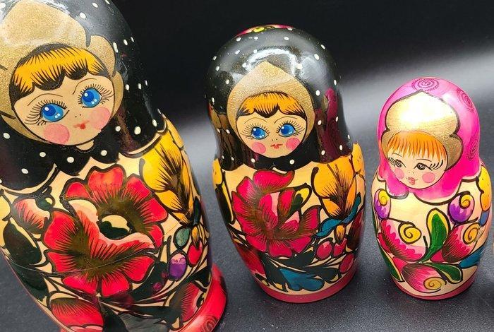 MATRIOCHKAS - Pop Matriona ou Matriosha - 1990-2000 -, Antiek en Kunst, Antiek | Speelgoed