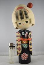 HAORI - poupée Kokeshi en menthe fabriquée par Sogen - Sogen