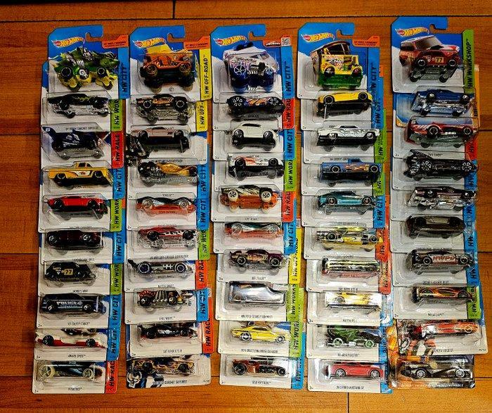 Hot Wheels 1:64 - Modelauto (50) - Hot Wheels assortiti, Hobby en Vrije tijd, Modelauto's | 1:5 tot 1:12