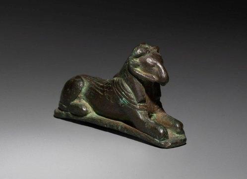 Égypte ancienne Bronze Sphinx du dieu Amon. Période tardive,, Verzamelen, Mineralen en Fossielen