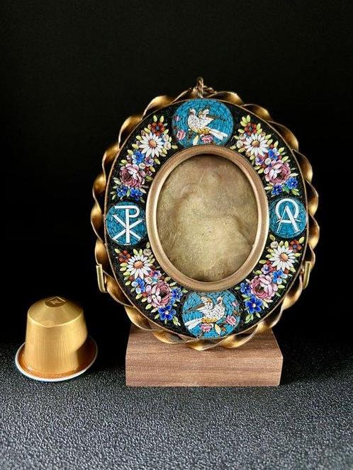 Reliekhouder - Verguld messing - 1850-1900 - Agnus Dei micro, Antiek en Kunst, Kunst | Niet-Westerse kunst