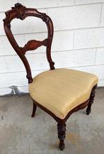 Stoel - Walnoot - In originele patina, Antiek en Kunst