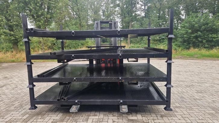 Stapelrek 300x200 cm met traanplaat bodem zwart gebruikt, Doe-het-zelf en Bouw, Overige Doe-Het-Zelf en Bouw, Ophalen of Verzenden