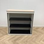 Tweedehands metalen openkast vv 2 legborden met topblad,, Huis en Inrichting, Kasten | Overige, Gebruikt