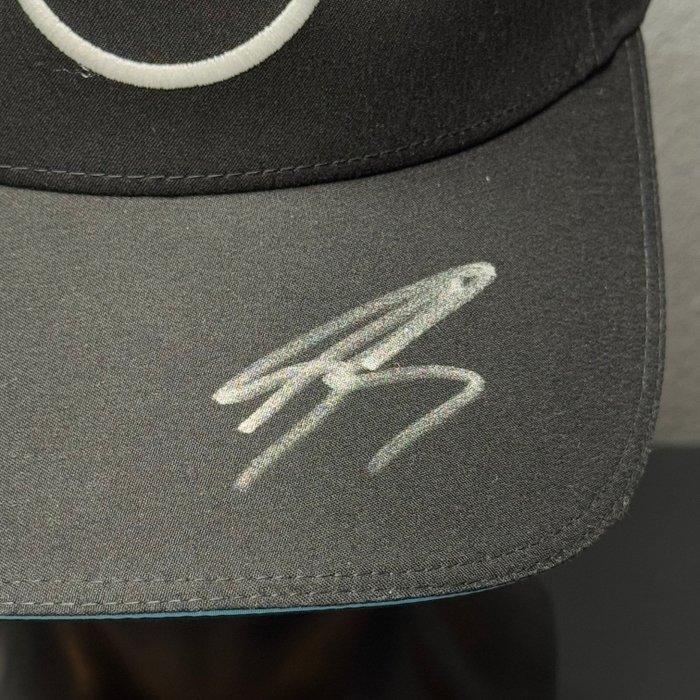 Mercedes - Formule 1 - George Russell signed - 2024 -, Verzamelen, Automerken, Motoren en Formule 1