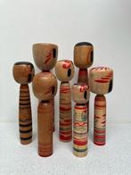 Zeven mooie verschillende vintage Kokeshi-poppen. - Hout -, Antiek en Kunst