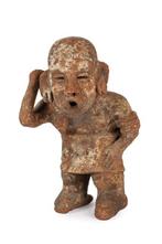 Nee, Terracotta Vrouwenfiguur. GEPUBLICEERD. 23 cm H. 100