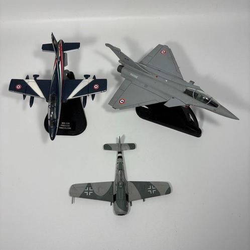 1:100 - Avion miniature (3) - MB-339 Frecce Tricolori,, Kinderen en Baby's, Speelgoed | Overig