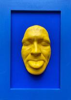 Gregos (1972) - Small yellow mockery on blue background-blue
