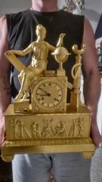 Horloge de cheminée avec personnage Empire - Bronze doré -, Antiek en Kunst