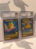 25TH ANNIVERSARY CELEBRATIONS - 2 Graded card - SURFING &, Hobby en Vrije tijd, Verzamelkaartspellen | Pokémon, Nieuw