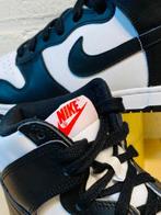 Nike - Veterschoenen - Maat: EU 42, Nieuw