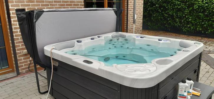 Jacuzzi wellis 2025 full avec service et garantie:0476885653, Tuin en Terras, Bubbelbaden en Hottubs
