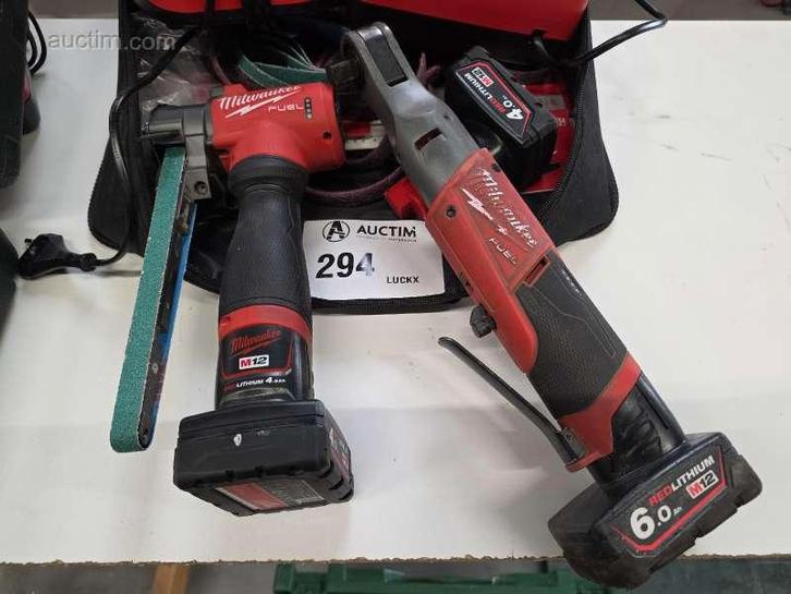 Diverse accu gereedschappen (2x) Milwaukee, Articles professionnels, Machines & Construction | Travail du métal, Enlèvement