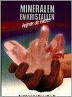 Mineralen en kristallen helpen de mens 9789071385018, Boeken, Verzenden, Zo goed als nieuw, H.E. Kingsni