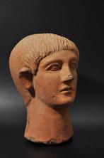 Etruscan Terre cuite Tête votive dun garçon. Anciennement