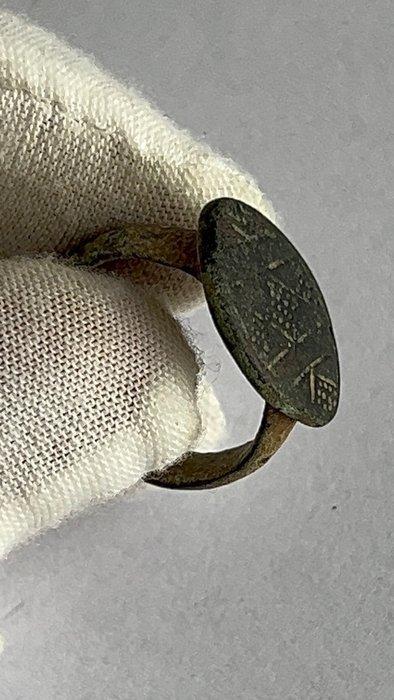 Article 117. islamique Bronze Bague - Moyen Âge du Xe au, Antiquités & Art, Antiquités | Autres Antiquités