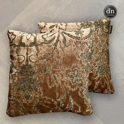 Enzo Degli Angiuoni - Set of 2 new pillows made of Enzo, Antiek en Kunst, Antiek | Tapijten, Tafelkleden en Textiel