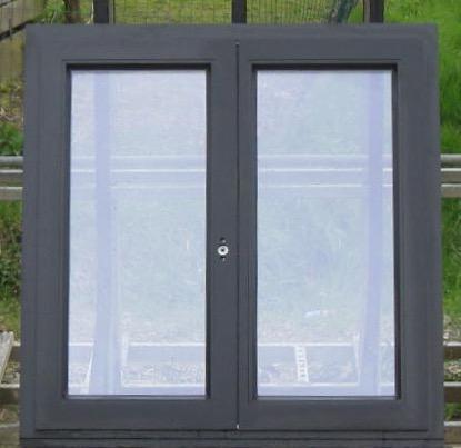 padoek houten raam , chassis , venster 98 x 100 zwart 9005, Bricolage & Construction, Châssis & Portes coulissantes, Enlèvement ou Envoi