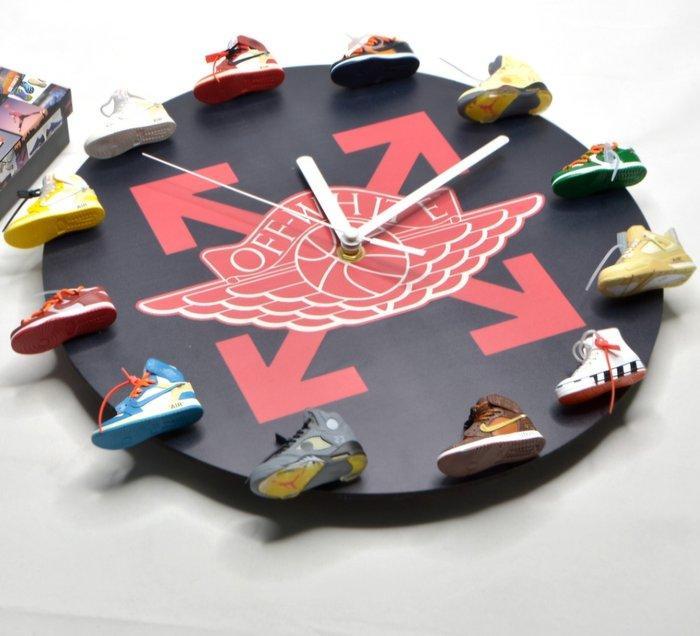 Horloge murale - Nike Off-white sneaker klok - Bois - 2020, Antiquités & Art, Art | Objets design
