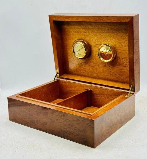 Zonder Minimumprijs - Humidor - Ambachtelijke humidor met, Verzamelen, Rookartikelen, Aanstekers en Luciferdoosjes