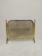 Schouw - Salvachispa de chimenea dorado en latón, chispero.