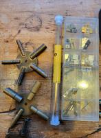 Outils dhorlogerie (100) - Pièces doutils kl