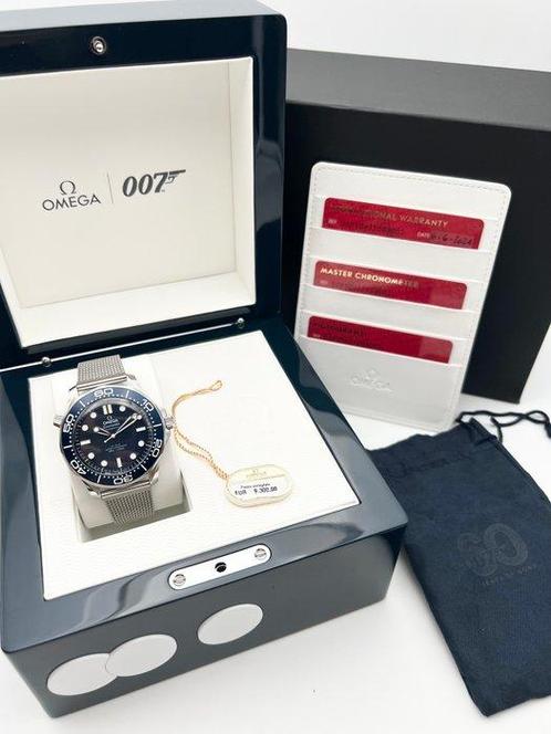 Omega - Seamaster Diver 300M James Bond 60th Anniversary -, Handtassen en Accessoires, Horloges | Heren