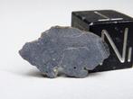 Maan meteoriet melt breccia end-cut NWA 15533 - 0.27 g, Verzamelen, Mineralen en Fossielen