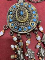Collier avec pendentif - Plaqué or, Argent - Afghanistan -, Antiek en Kunst, Kunst | Niet-Westerse kunst
