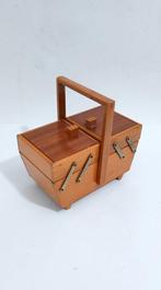 Naaidoos - Hout, Antiek en Kunst