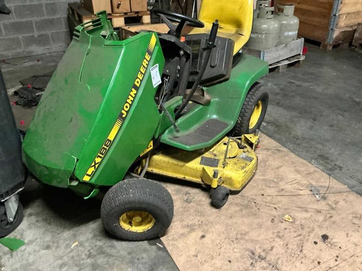 Online veiling - John Deere LX188 Zitmaaier voor, Zakelijke goederen, Machines en Bouw | Tuin, Park en Bosbouw, Ophalen
