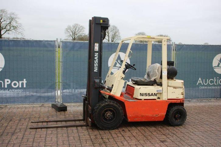 Veiling: Heftruck Nissan PF02A20U LPG 2000kg 3.7m, Articles professionnels, Machines & Construction | Chariots élévateurs & Transport interne