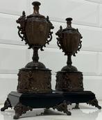 Vaas met dubbele oren (2) - Brons, Zinklegering, Antiek en Kunst