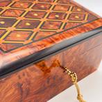 Boîte à bijoux - Bois (Thuya), Bois,, Nacre, Marqueterie,